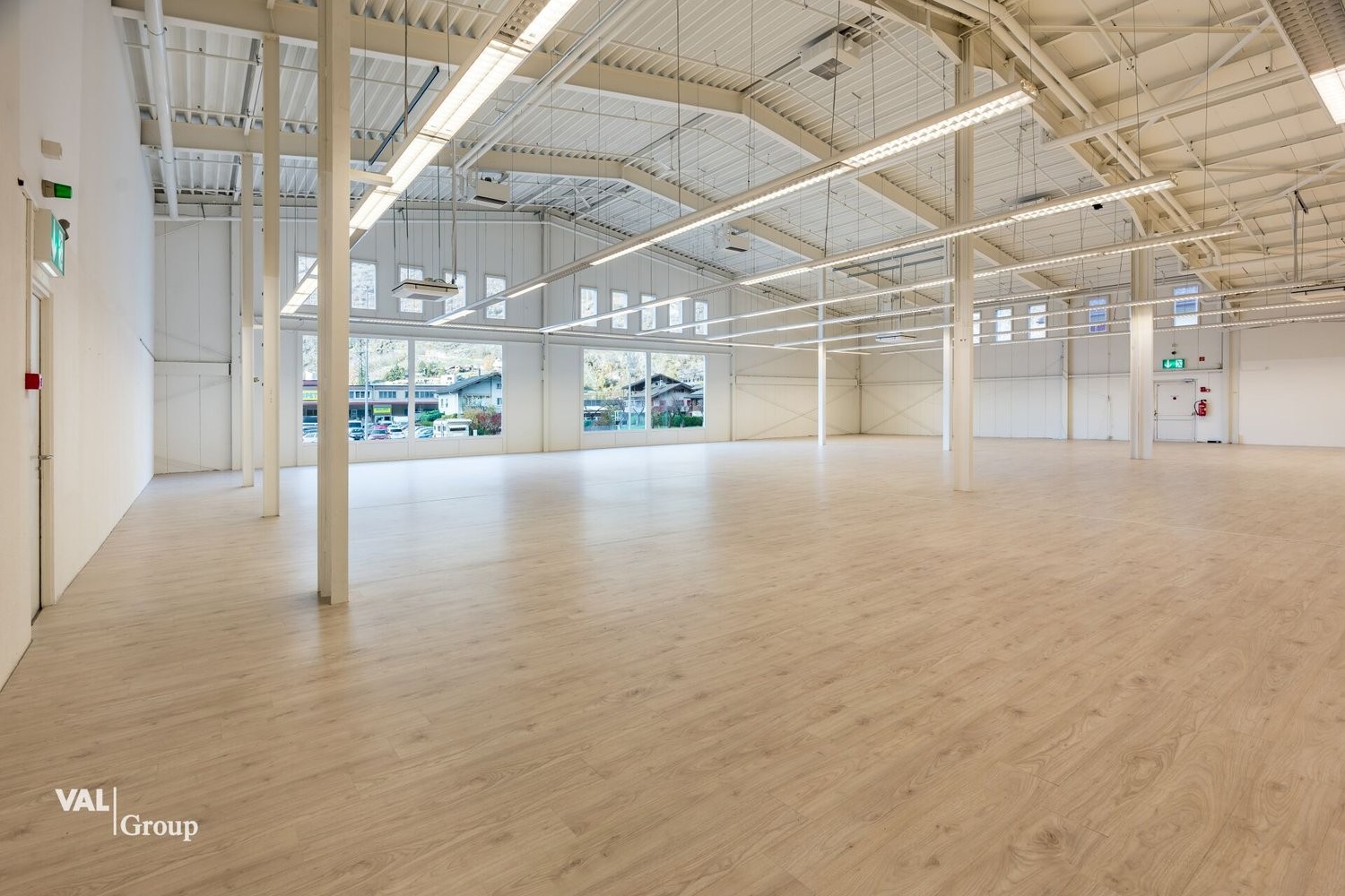 1190m² commercial
