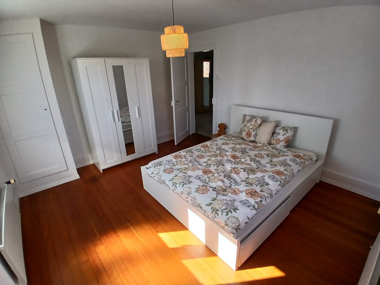 Room in a shared flat, Foto 1 von 3