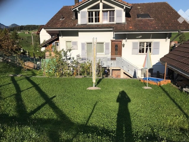 5 rooms apartment, Foto 2 von 2