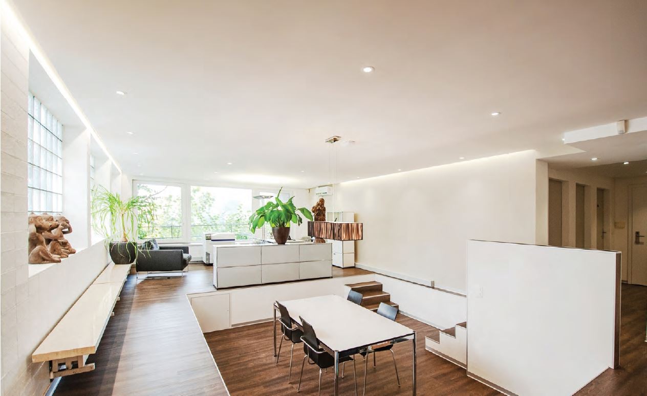 95m² office