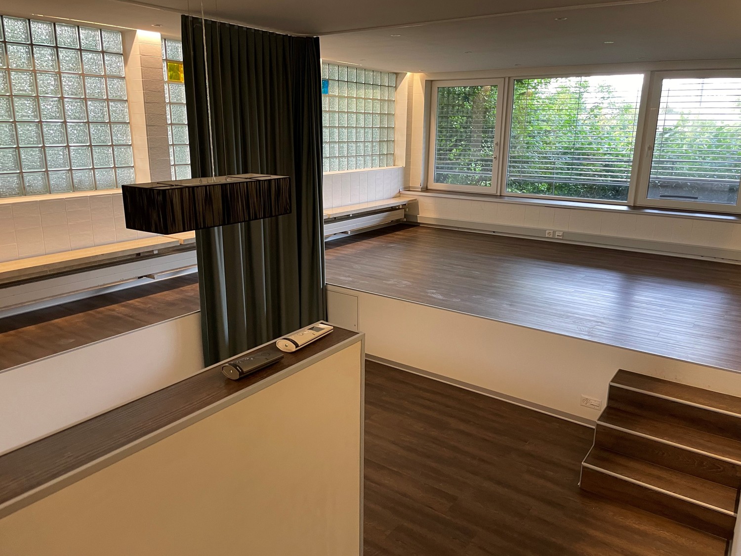 95m² office