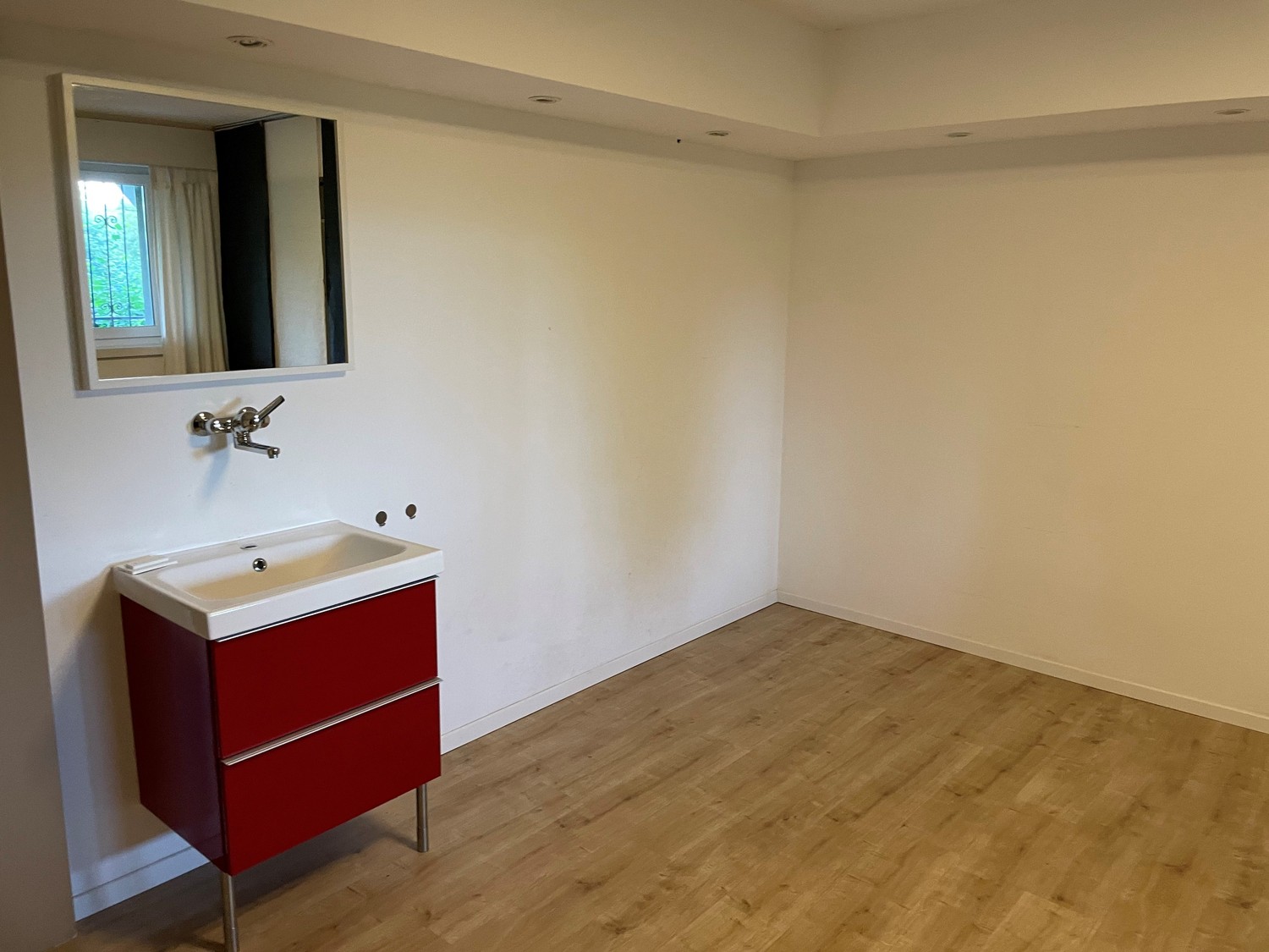 95m² office