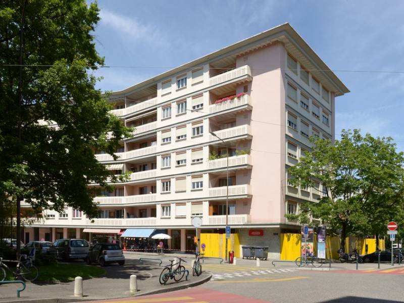 Überdachter Veloparkplatz