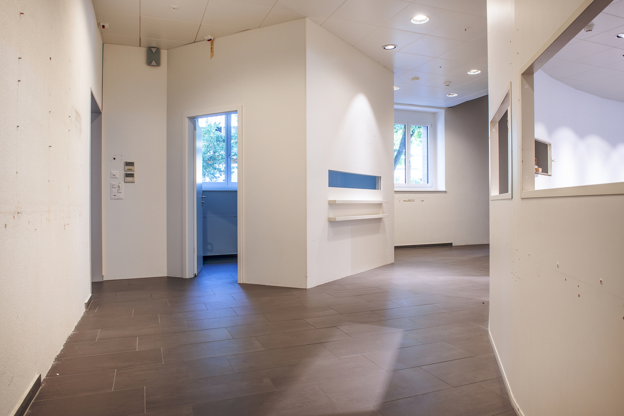 217m² shop, Foto 1 von 6