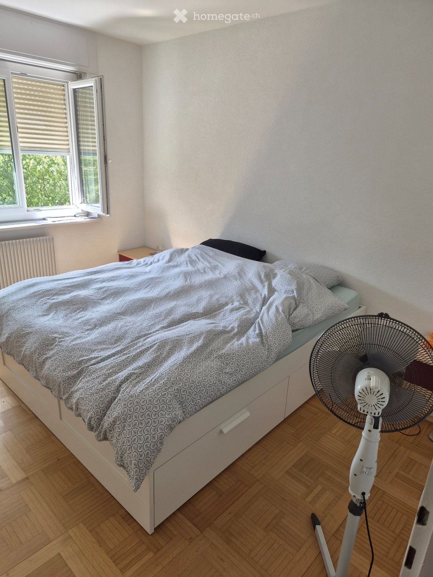 3 ½ Zimmer Wohnung

3,5-Zimmer-Wohnung in der Nähe der Stadt Sion und der Schulen des Cycle de St-guerin und Les Collines sowie der Schule Ardevaz. Sie setzt sich wie folgt zusammen. Es gibt eine Eingangshalle, gefolgt von der ausgestatteten Küche (ohne Geschirrspüler). Es gibt ein Wohnzimmer und ei, Foto 4 von 5