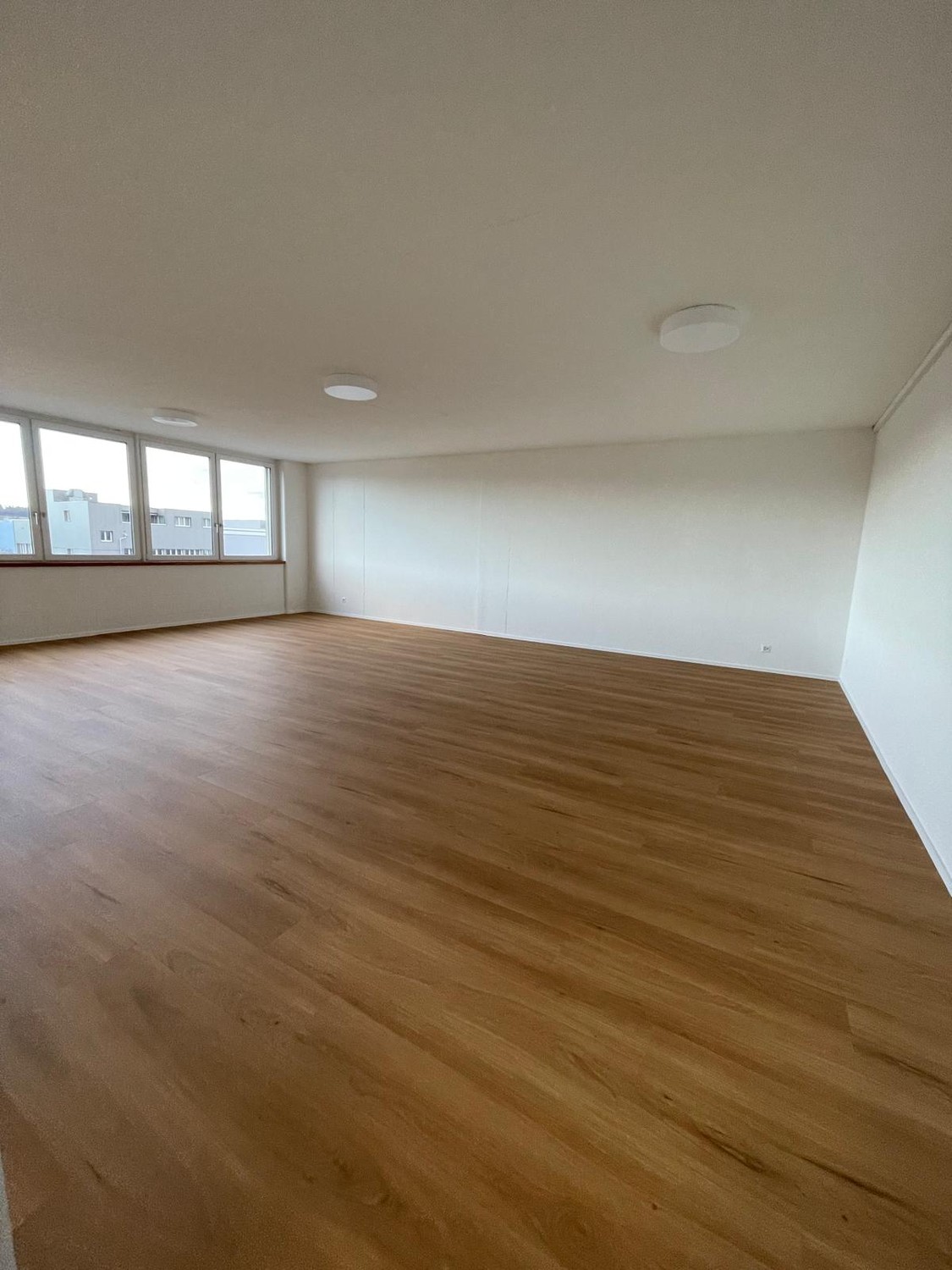 116m² commercial