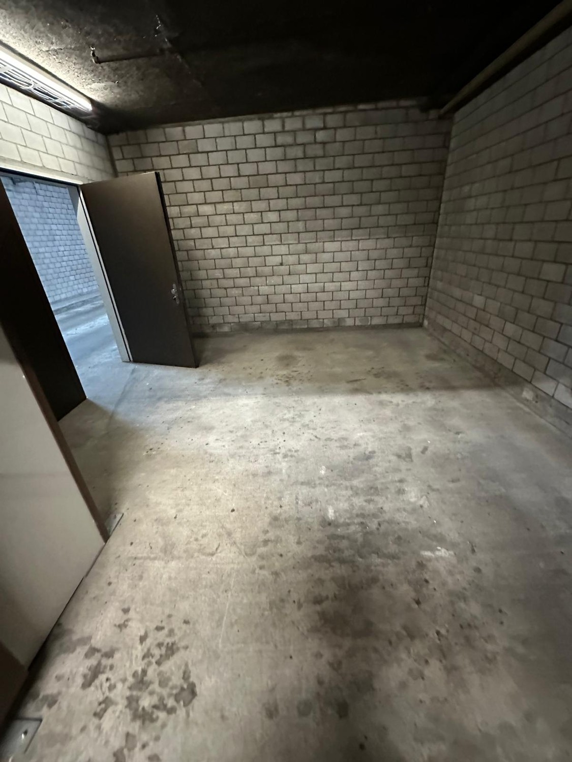 Cellar compartment