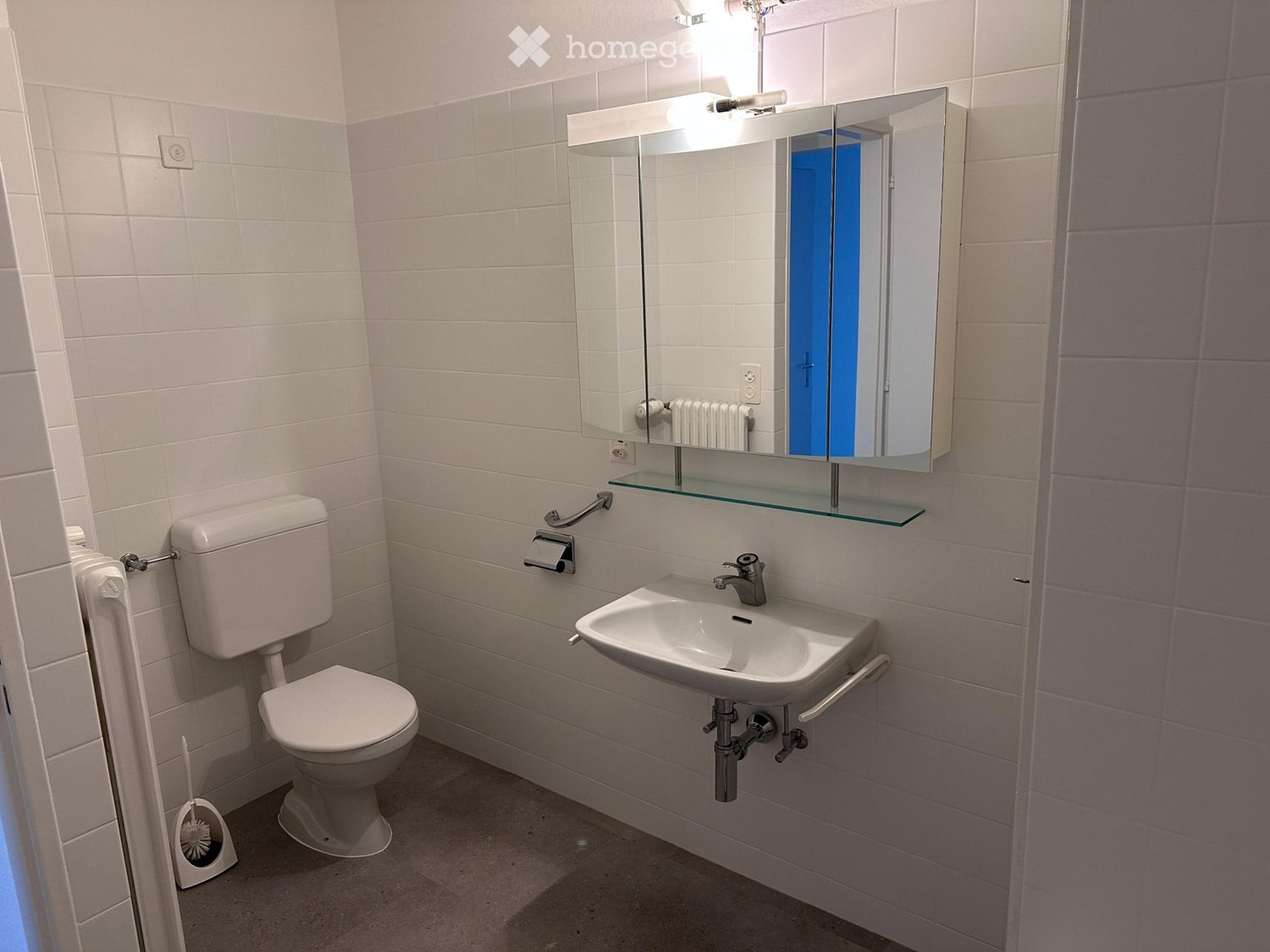 5 rooms apartment