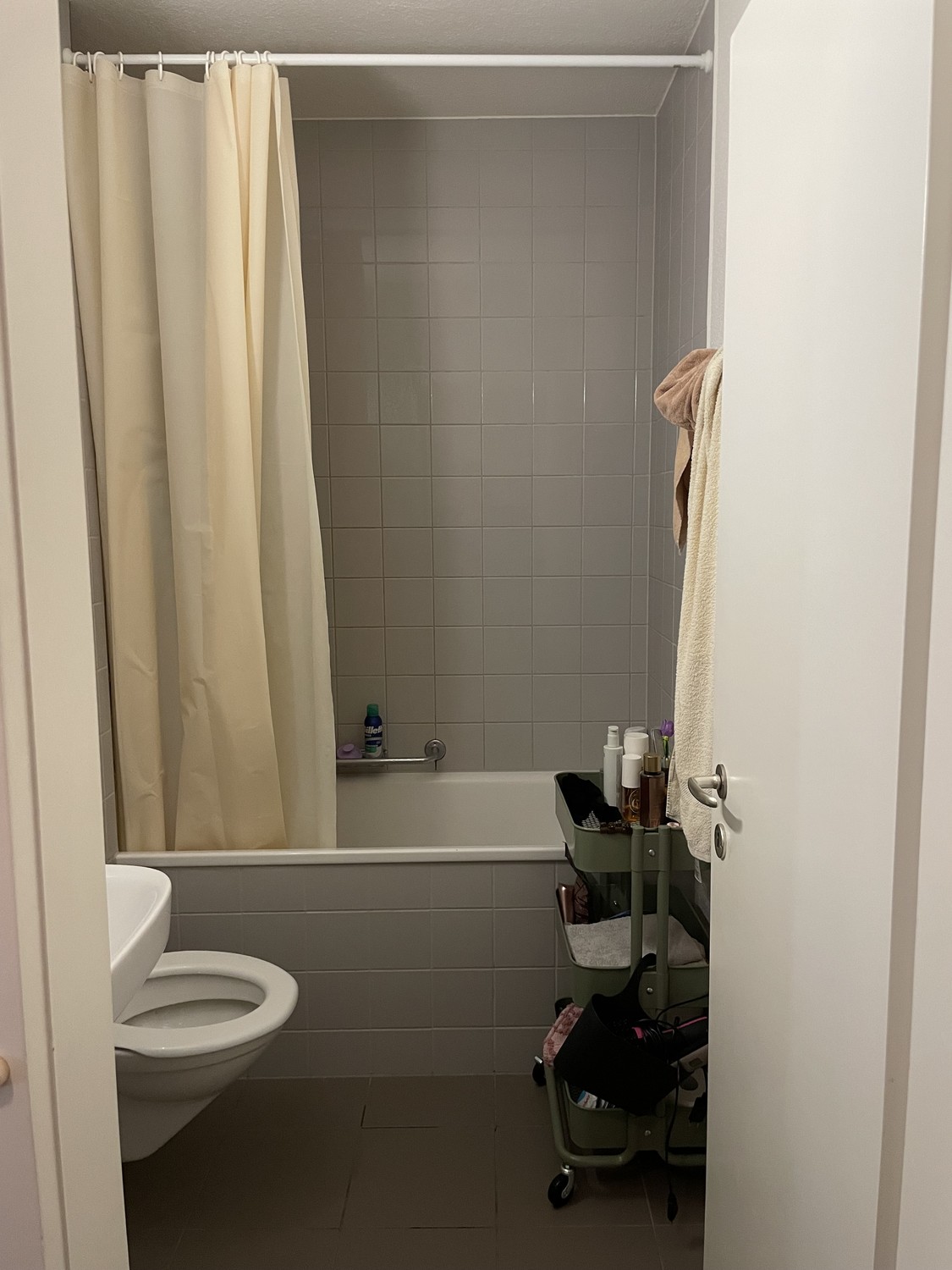1 room apartment, Foto 3 von 3