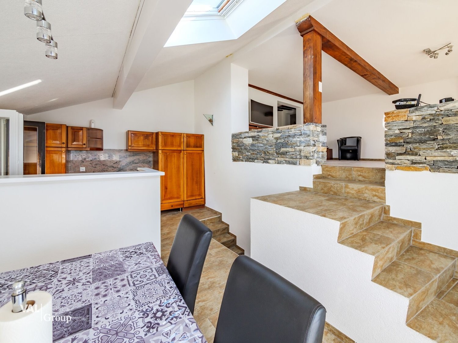 9 ½ Zimmer Einfamilienhaus, Foto 4 von 10