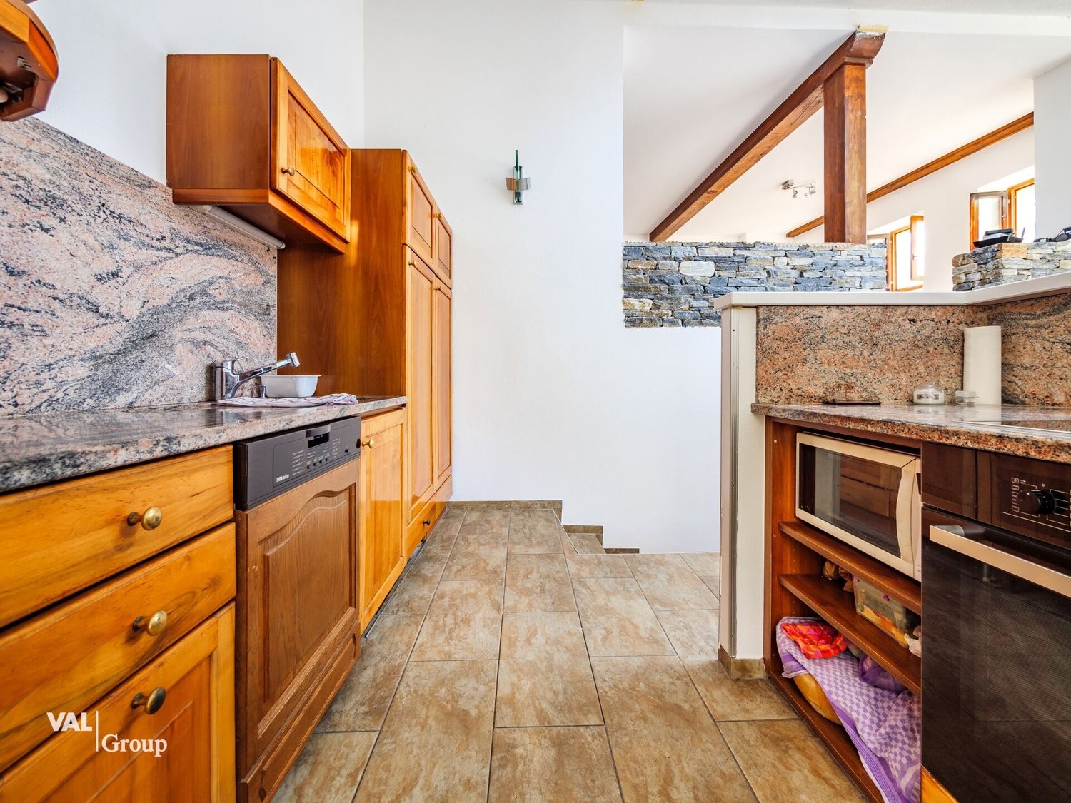 9 ½ Zimmer Einfamilienhaus, Foto 6 von 10