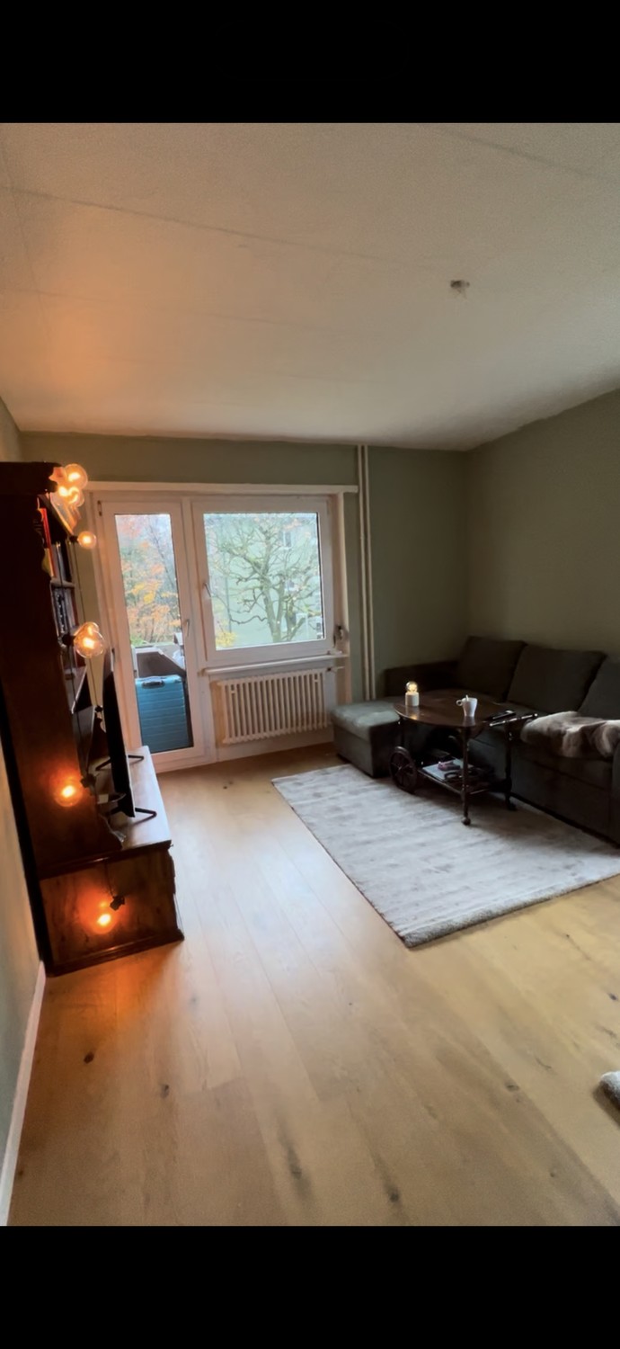 Room in a shared flat, foto 1 di 2