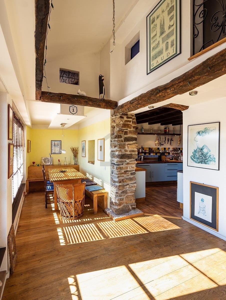 8 ½ rooms single house