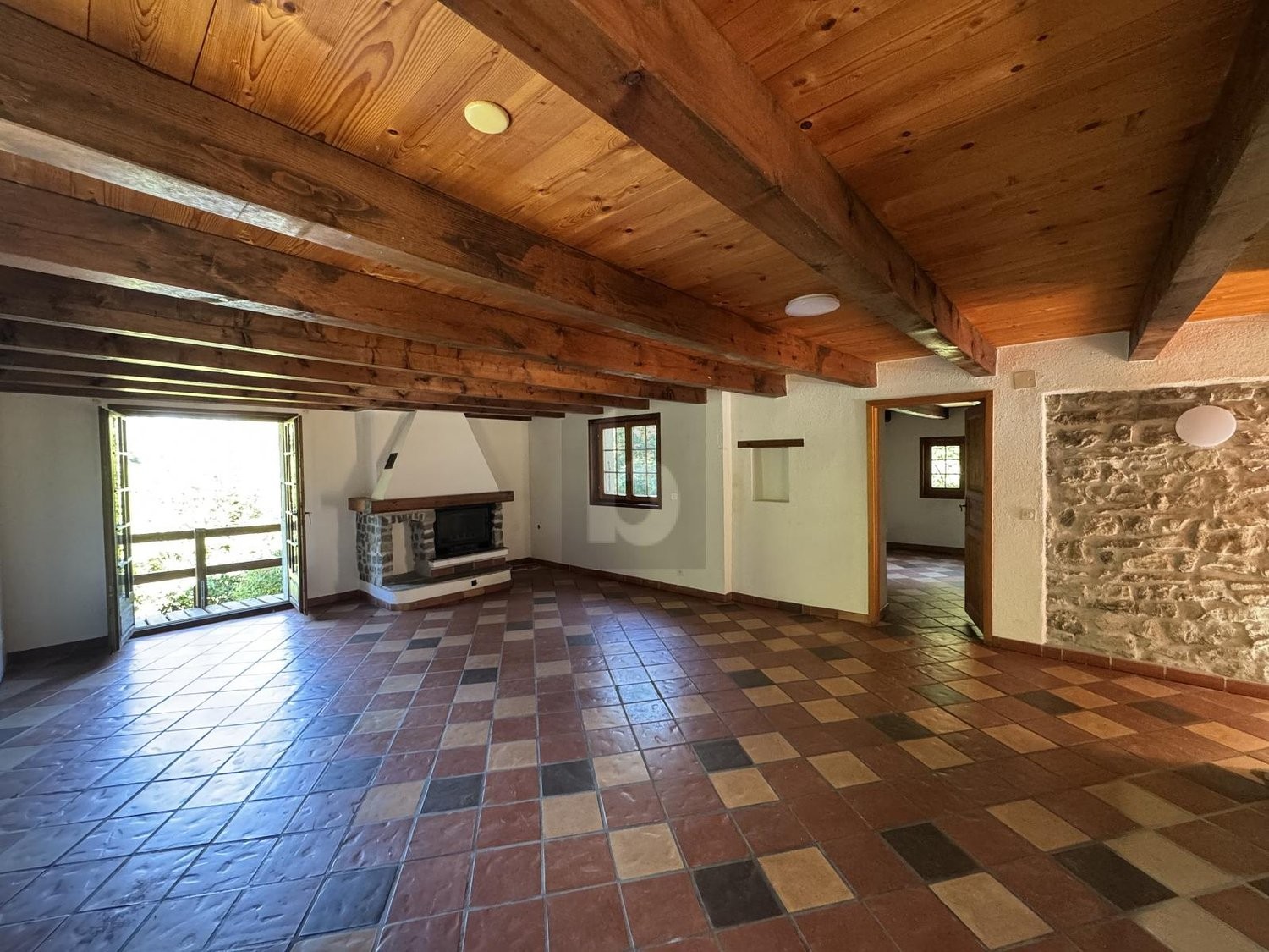 9-Zimmer-Einfamilienhaus