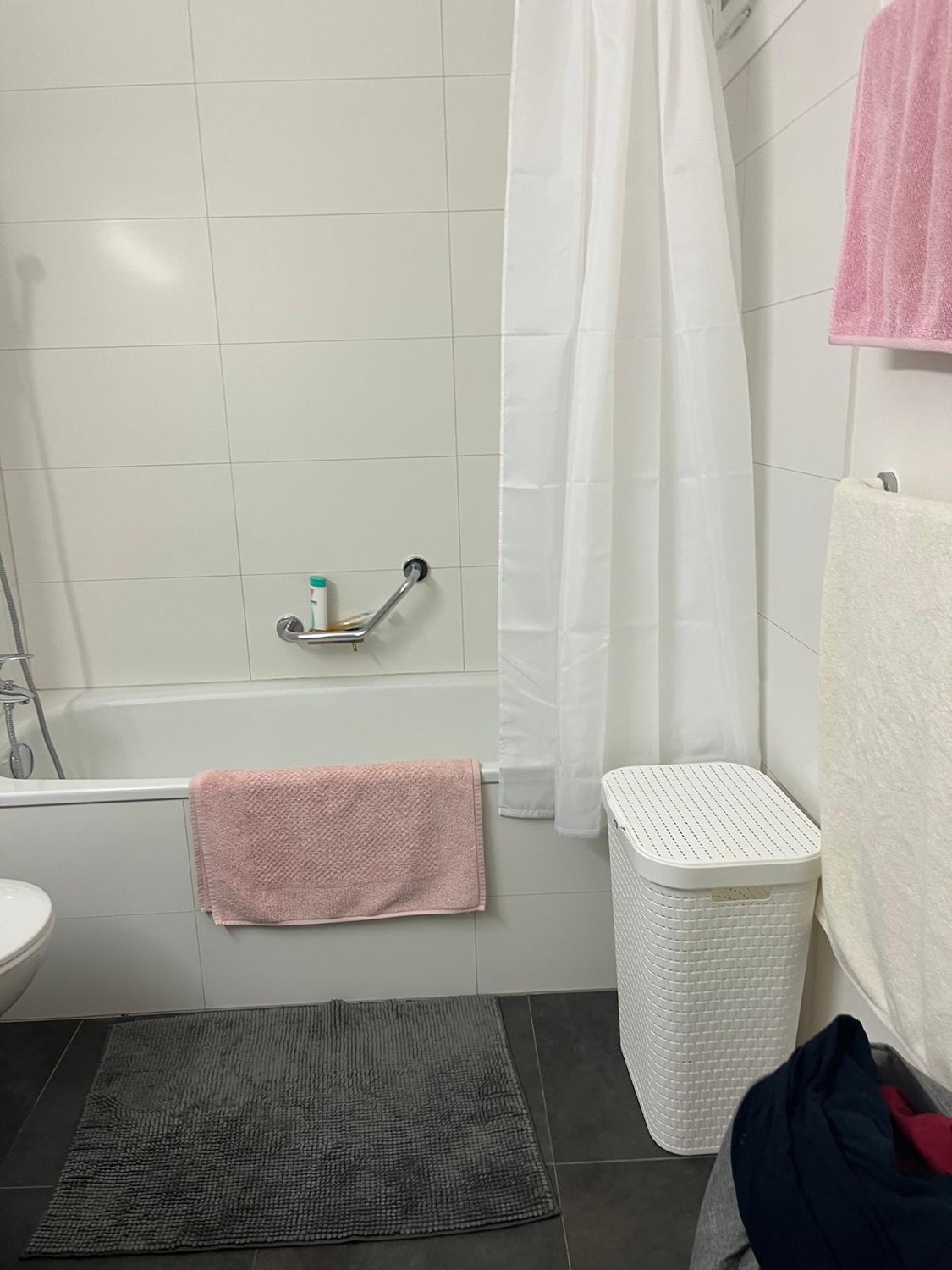 Zimmer in einer Wohngemeinschaft, Foto 2 von 3