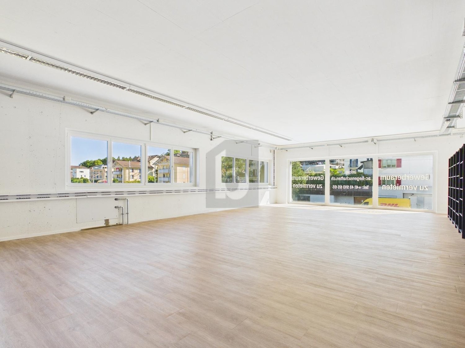 510m² office