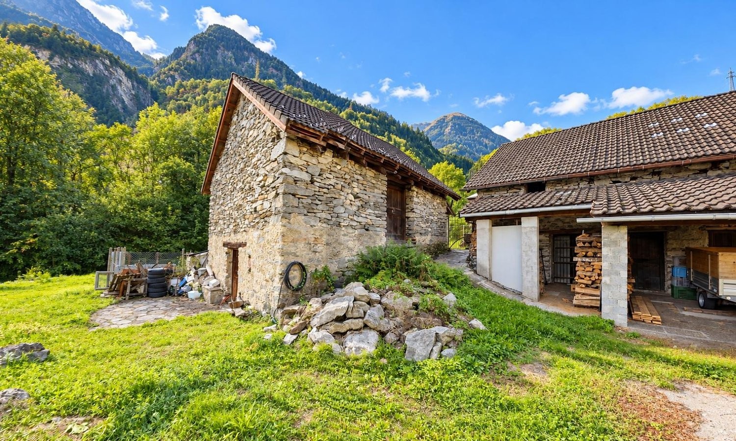 3 rooms farm house