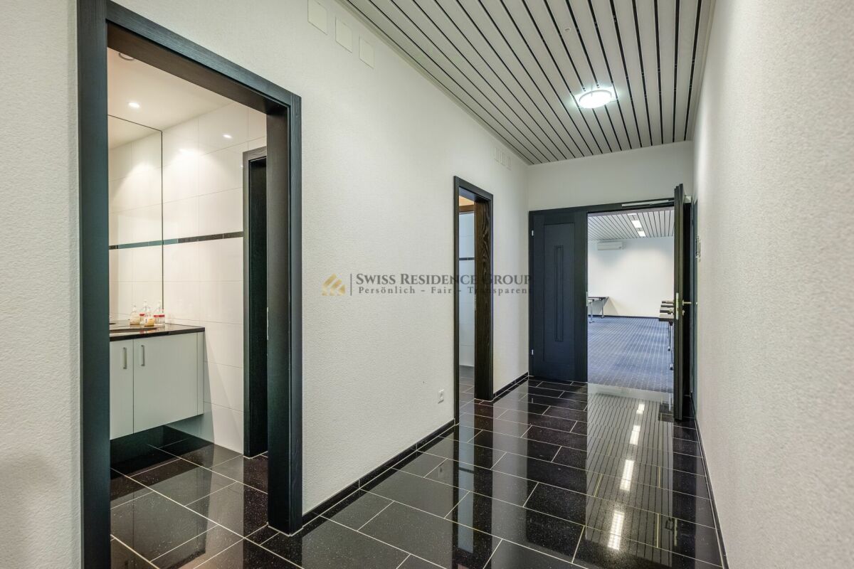 378m² commercial