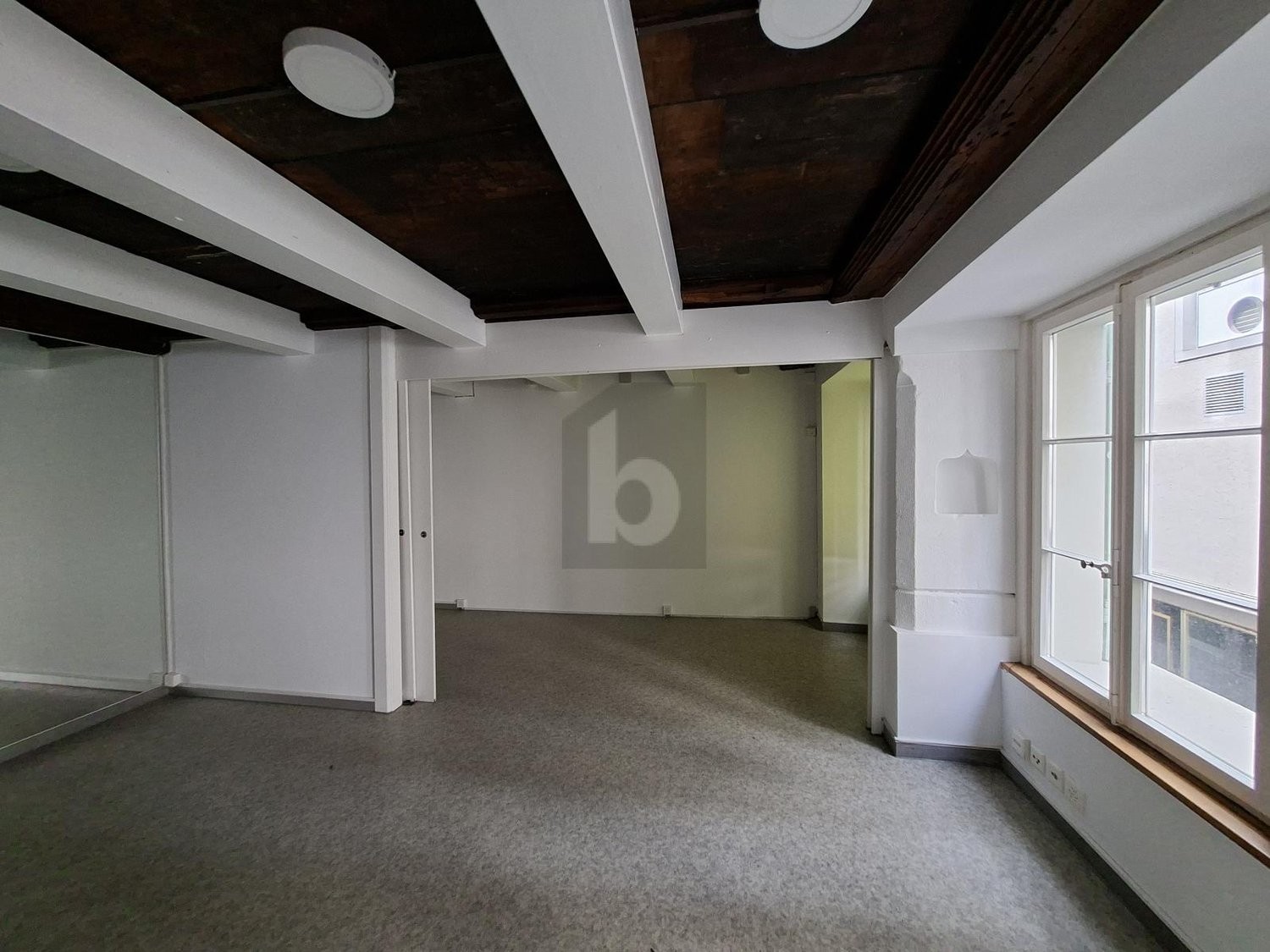 26m² office