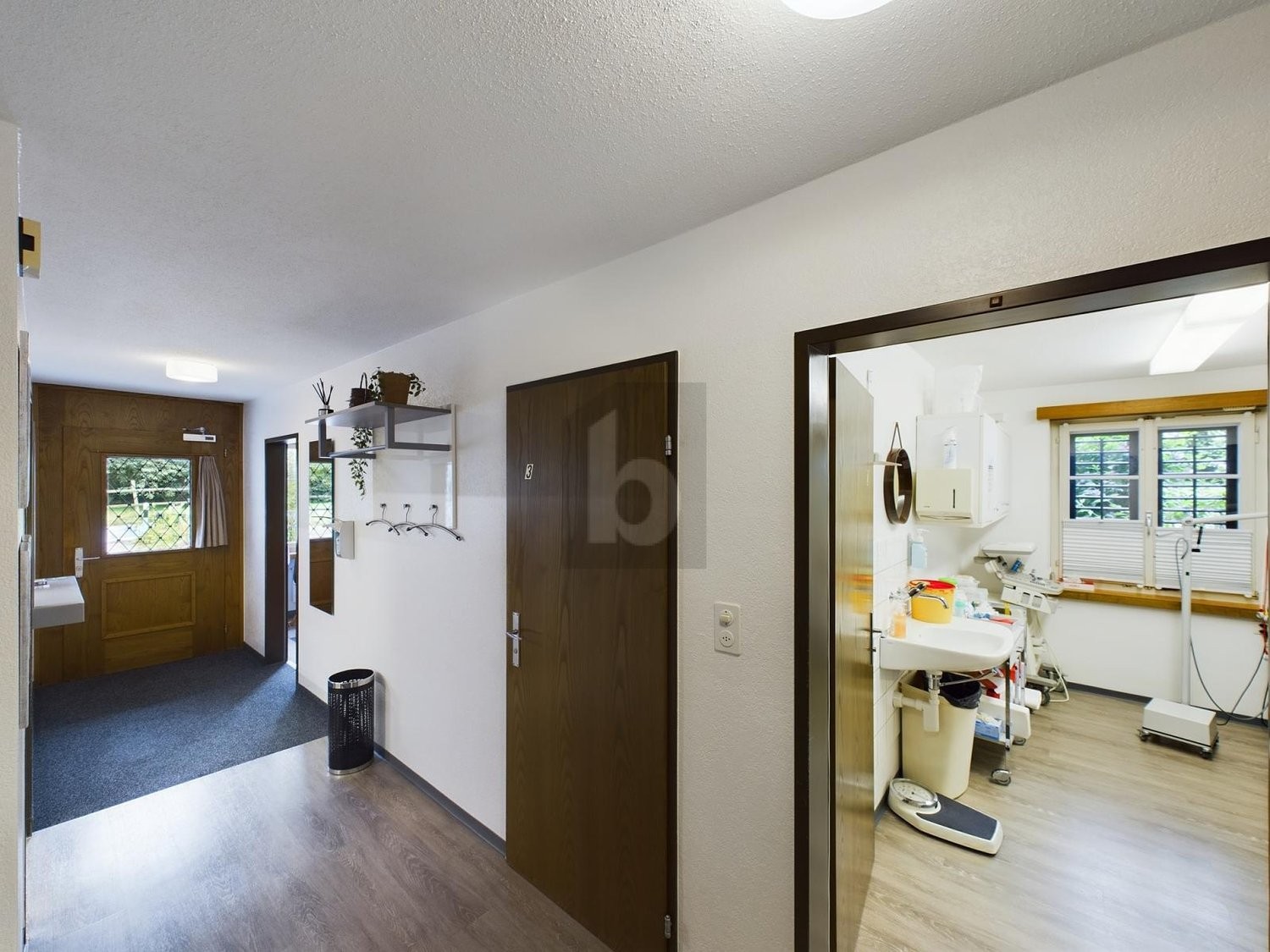 65m² office