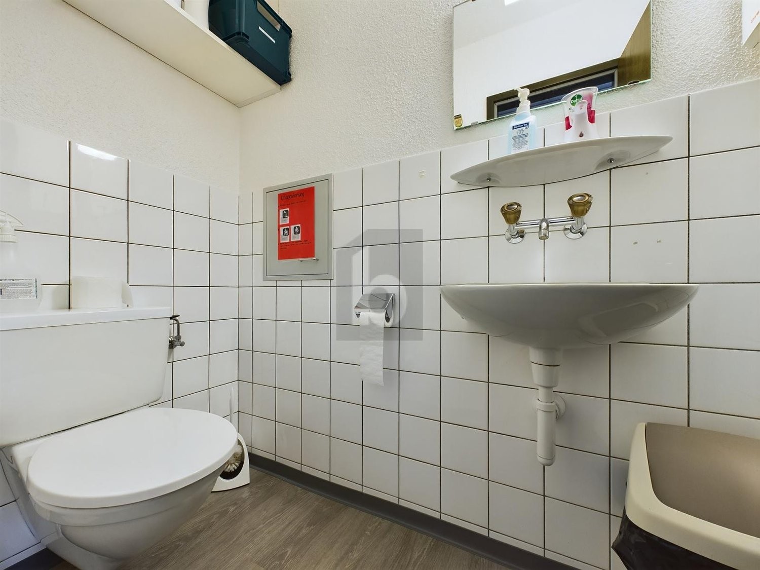 65m² office