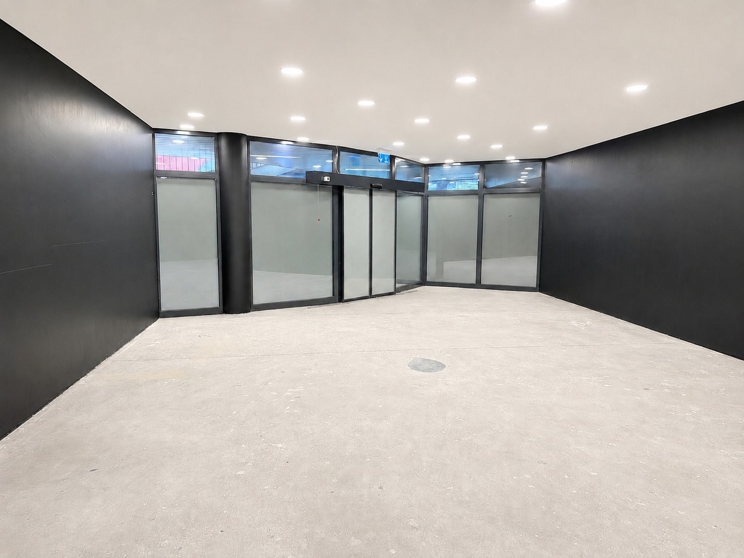 102m² commerciale