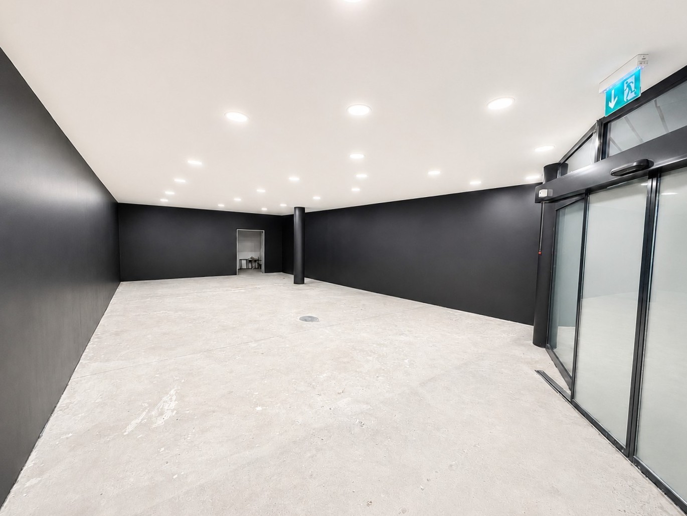 102m² commerciale