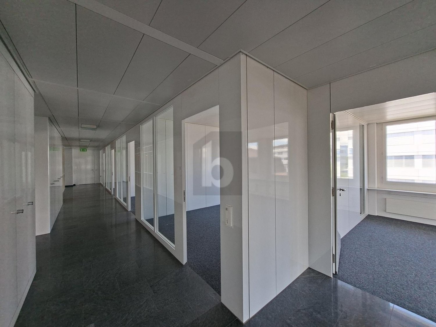 304m² office, Foto 4 von 4