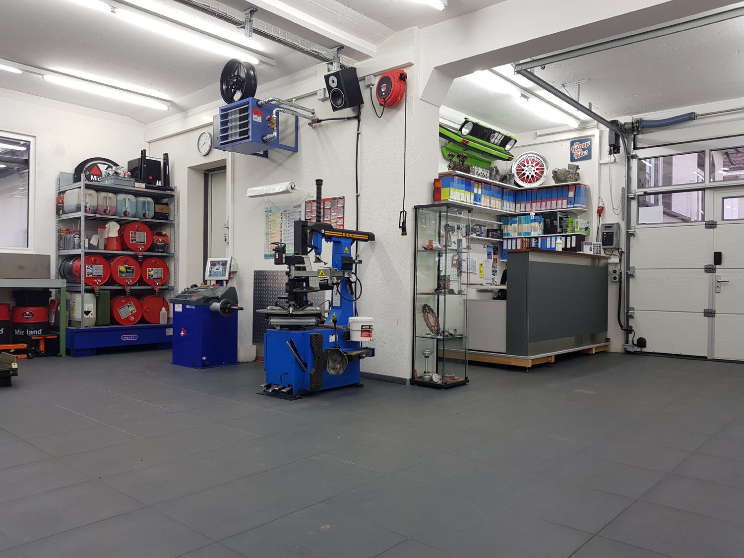 143m² workshop