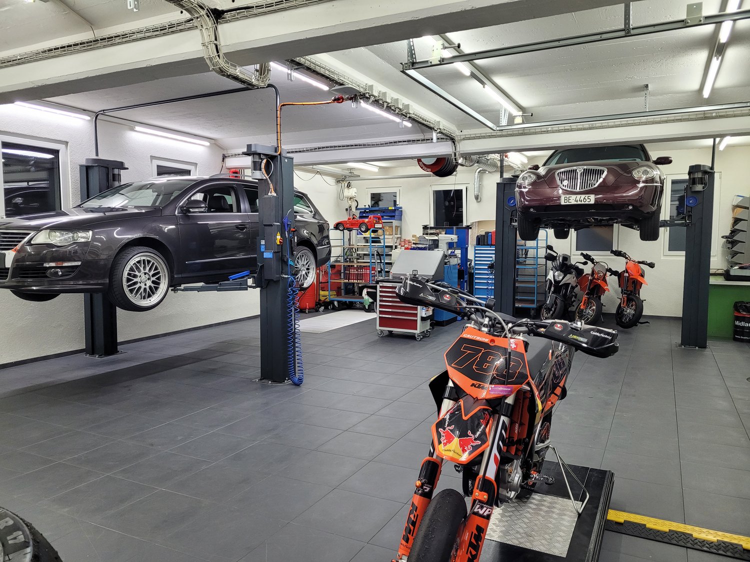 143m² workshop