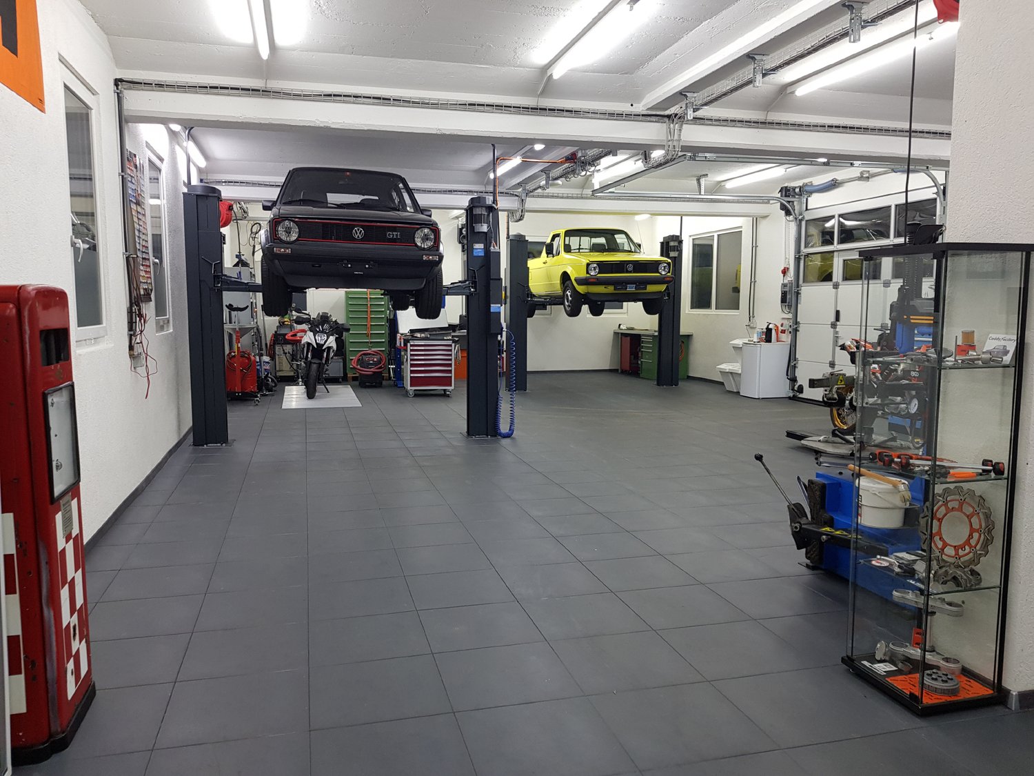 143m² workshop