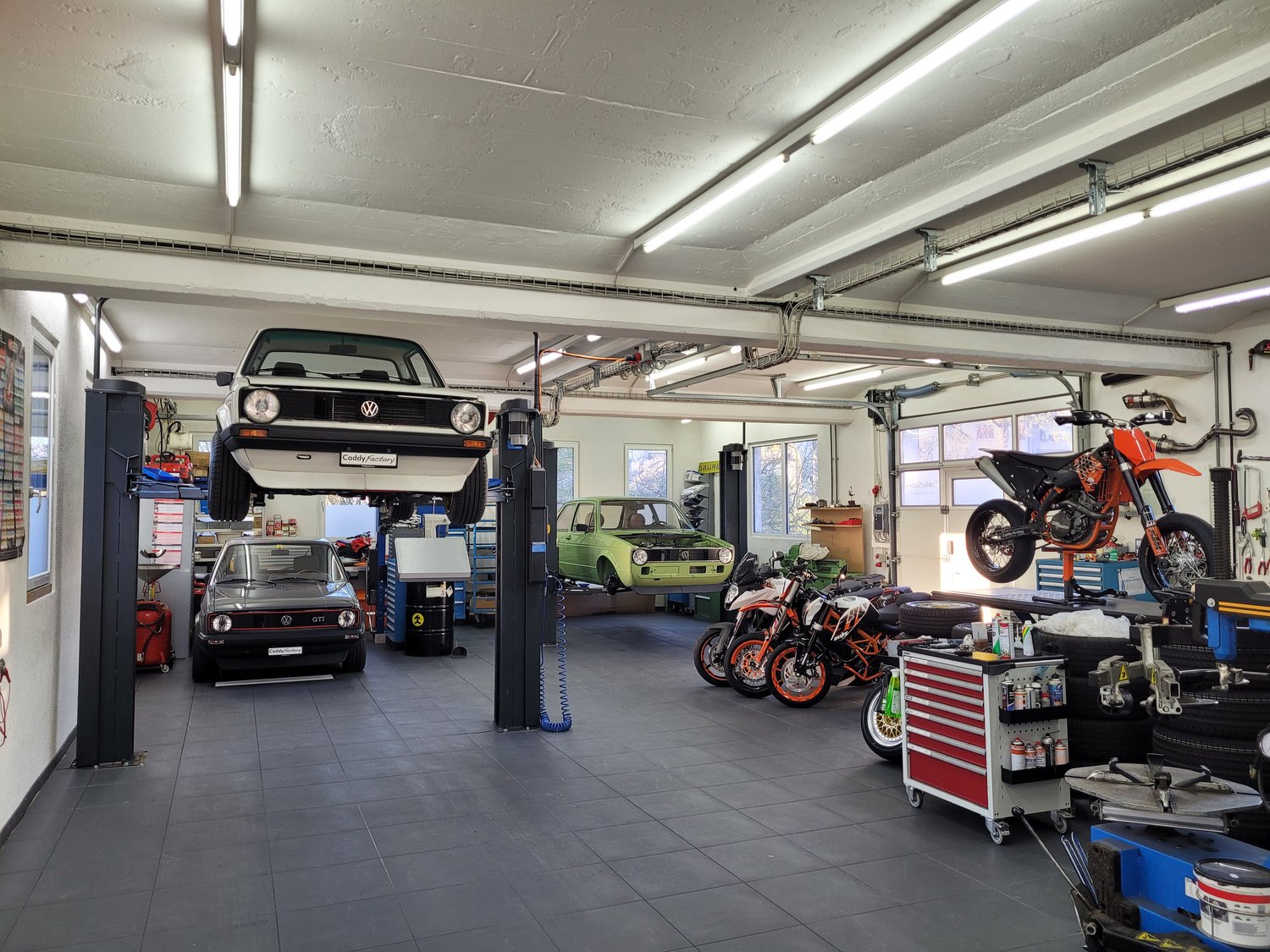 143m² workshop