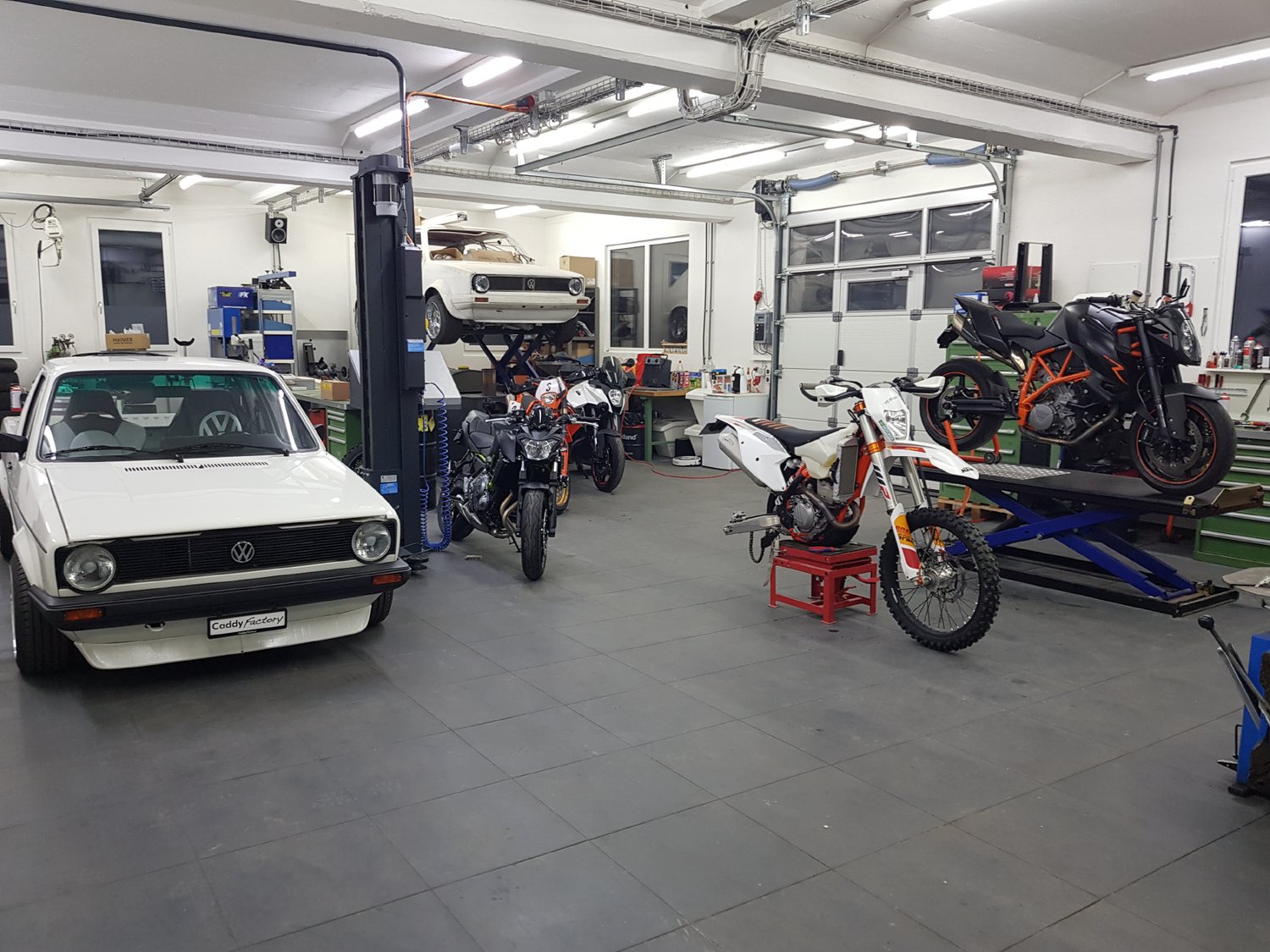 143m² workshop