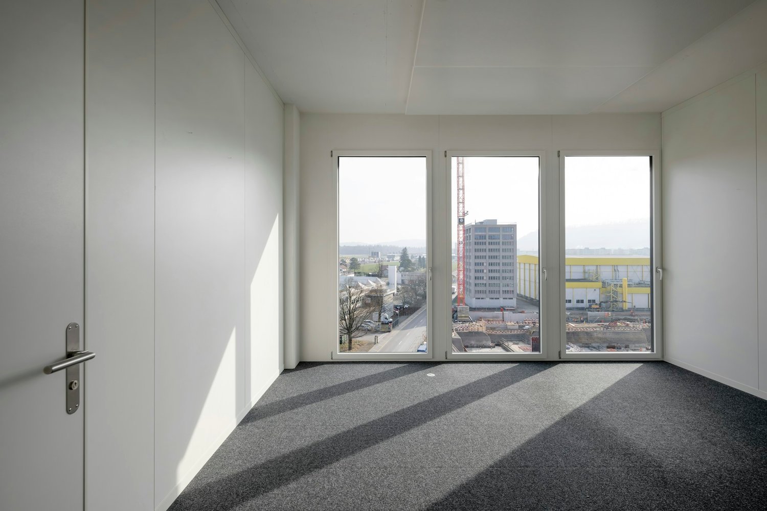 600m² office