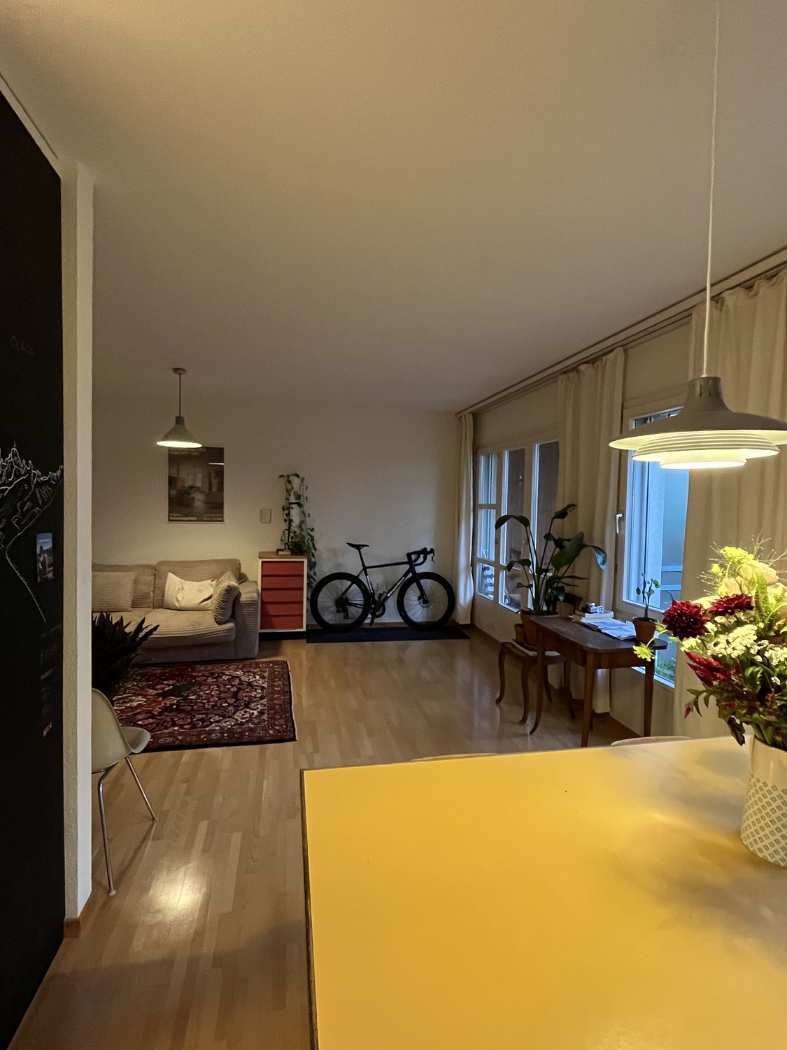 Ruhige 2.5-Zimmer-Erdgeschosswohnung mit privater Terrasse und Garten – Nur im September verfügbar, Foto 3 von 8