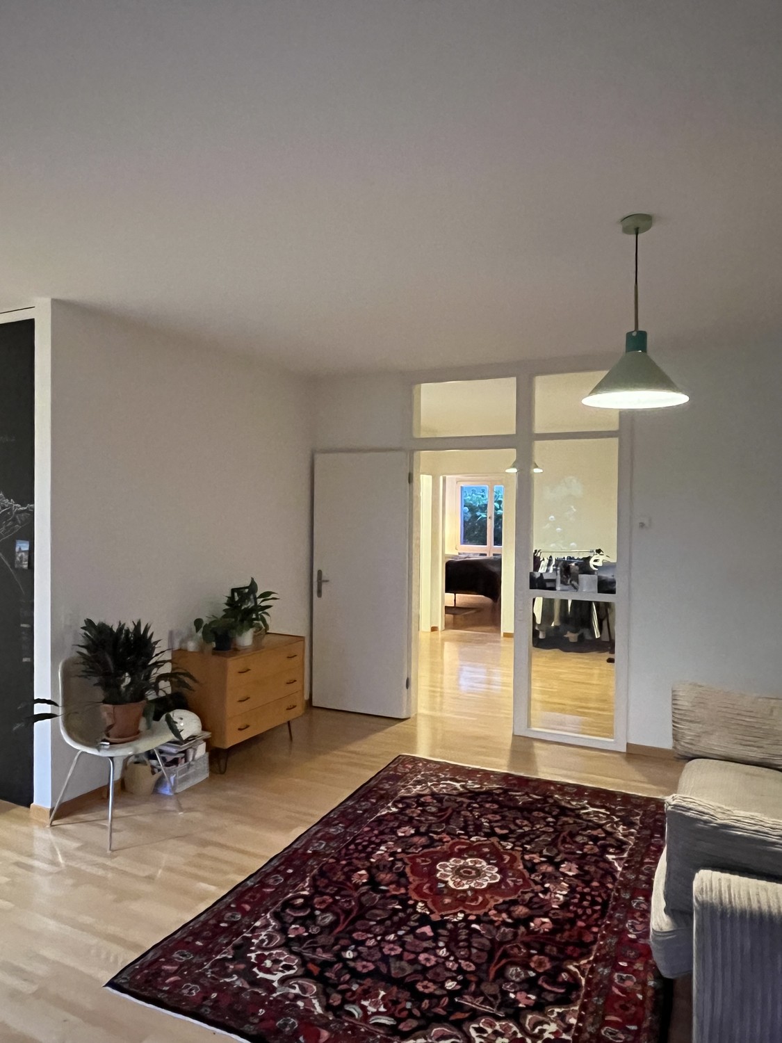 Ruhige 2.5-Zimmer-Erdgeschosswohnung mit privater Terrasse und Garten – Nur im September verfügbar, Foto 5 von 8