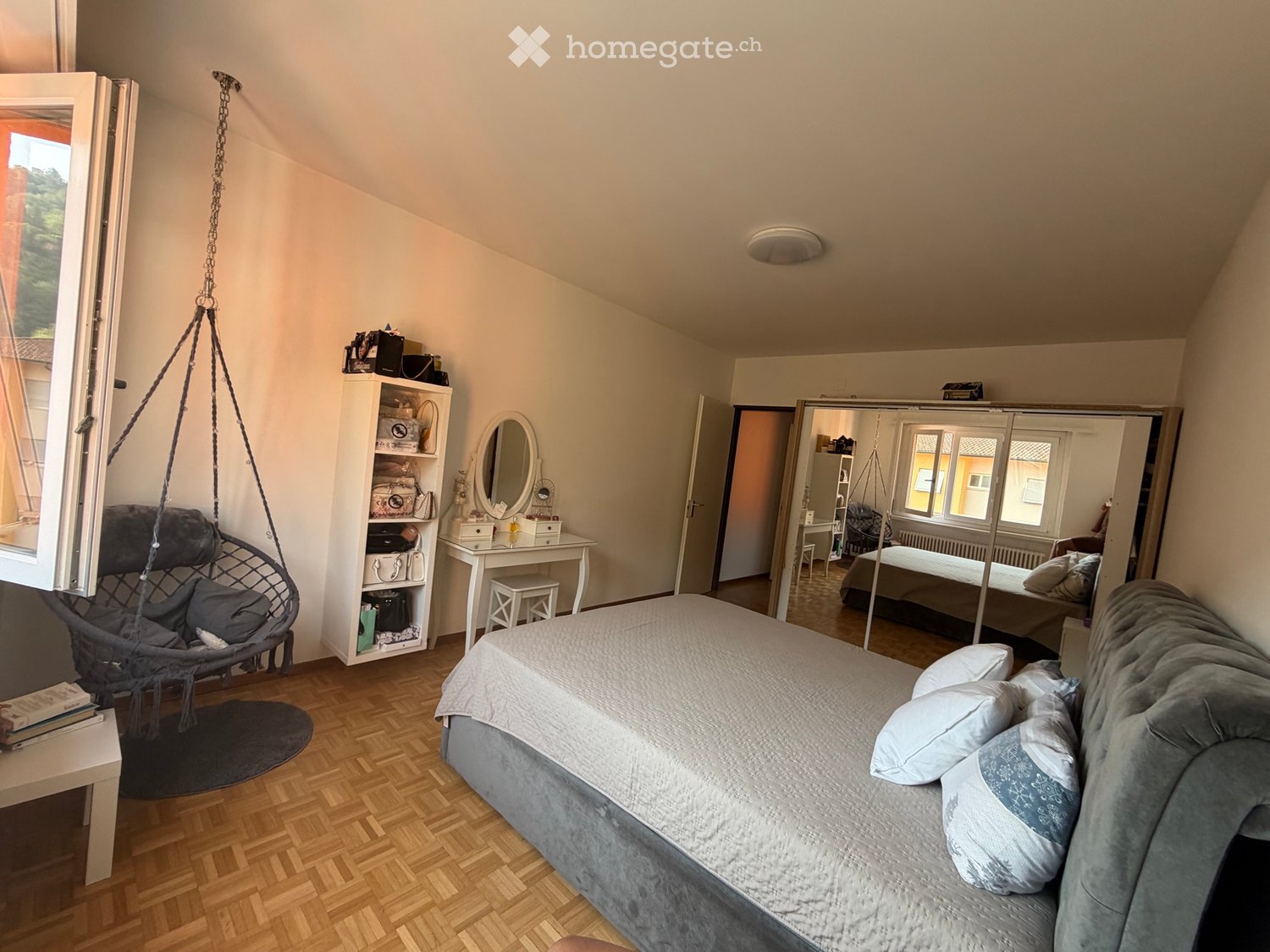5 rooms apartment