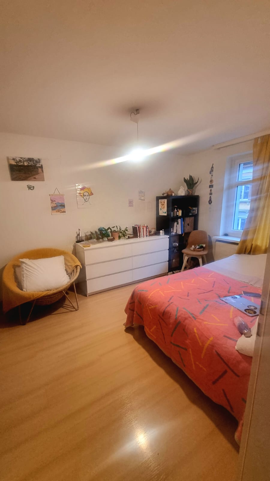 Zimmer in einer Wohngemeinschaft, Foto 2 von 3