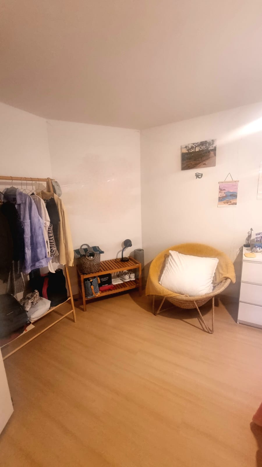 Zimmer in einer Wohngemeinschaft, Foto 1 von 3