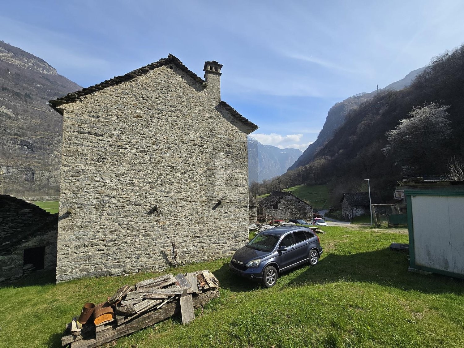 5 rooms single house