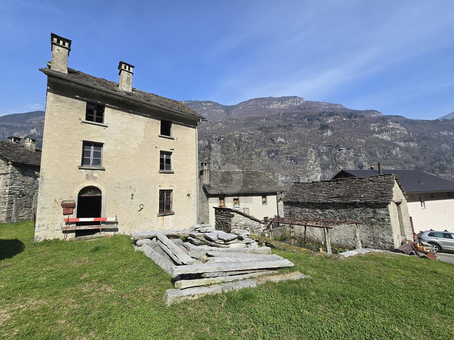 5 rooms single house