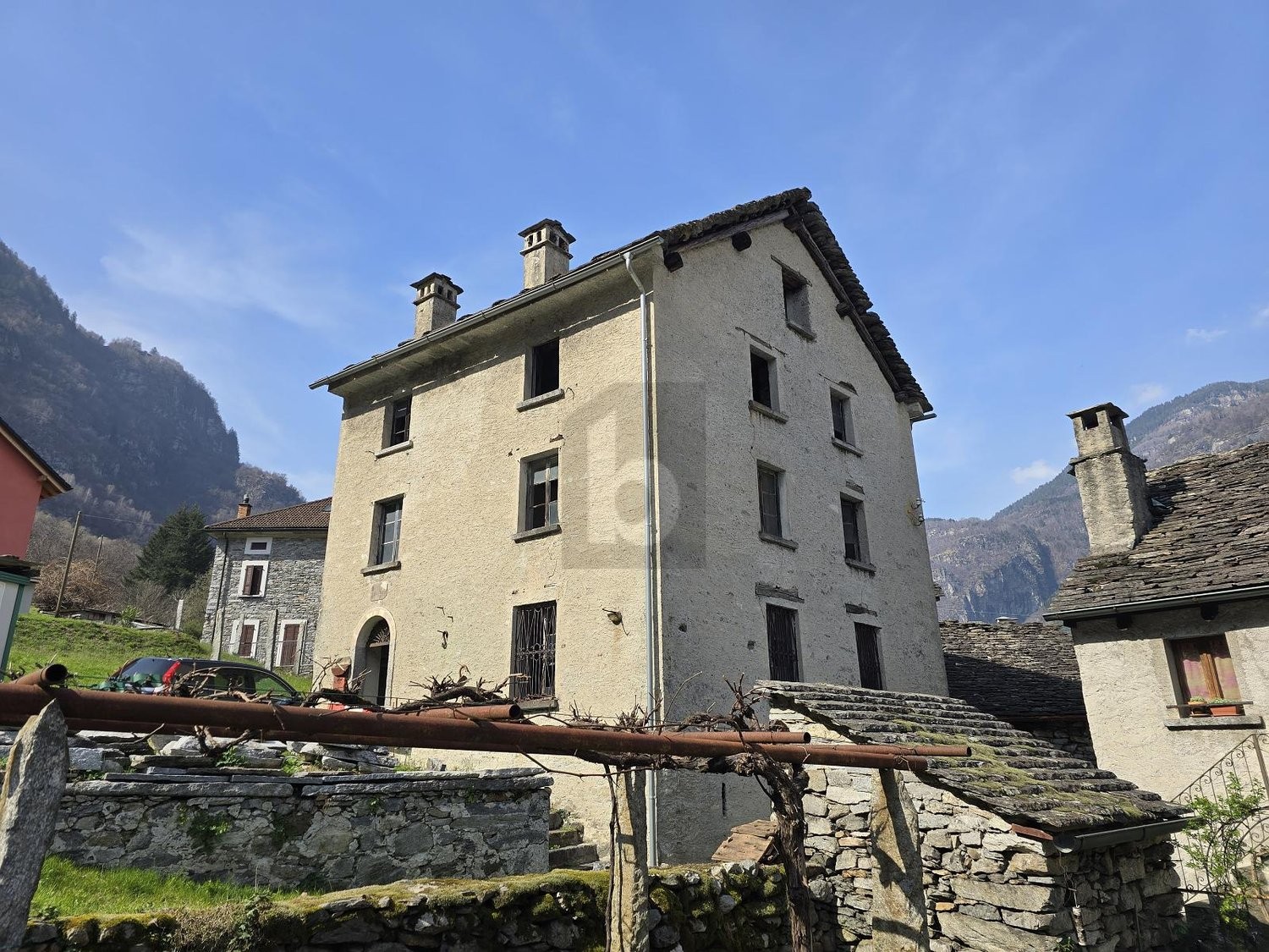5 rooms single house