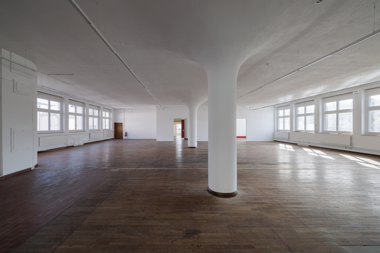584m² commercial, Foto 2 von 10