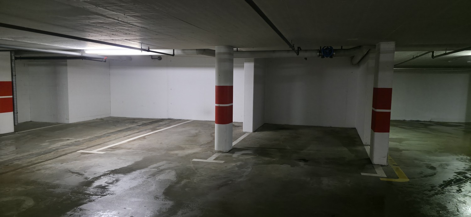 Underground slot, Foto 1 von 2
