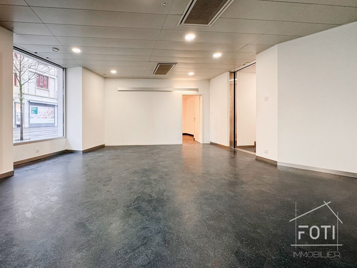 195m² commercial