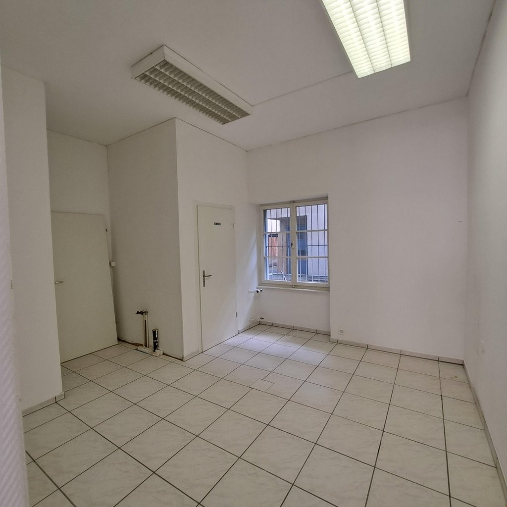 54m² commercial