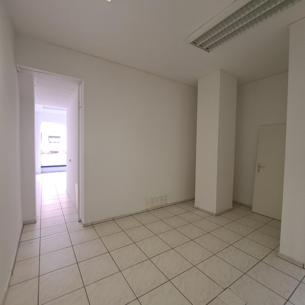 54m² commercial