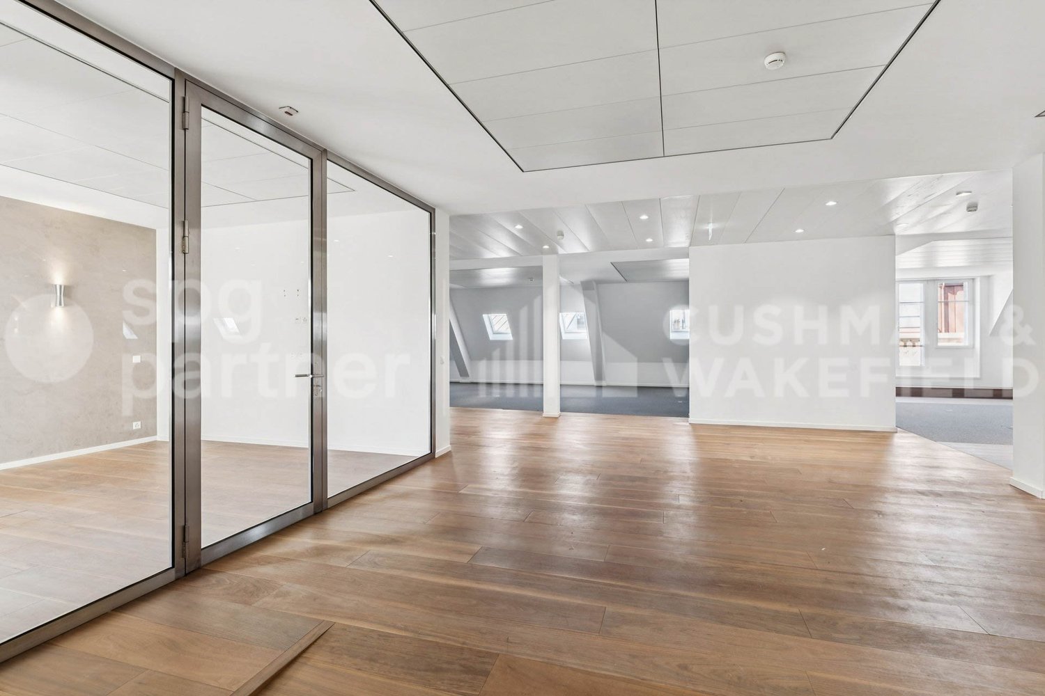 335m² office