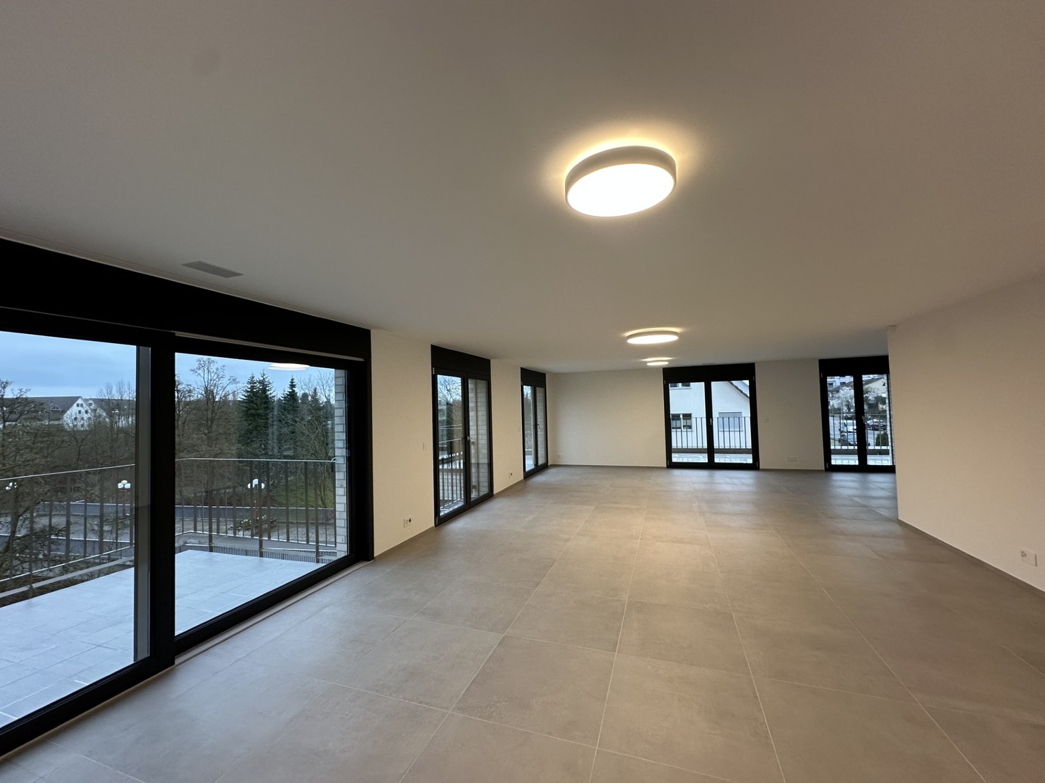 149m² commercial, Foto 2 von 7