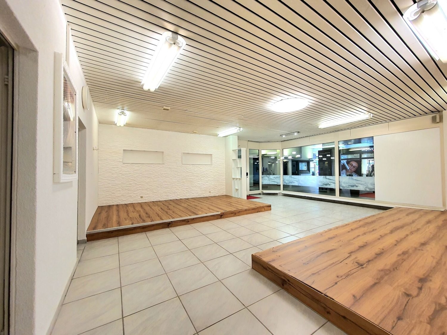 140m² de commerce